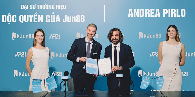 Buổi họp báo và lễ ký kết làm đại sứ thương hiệu độc quyền của Pirlo và Jun88