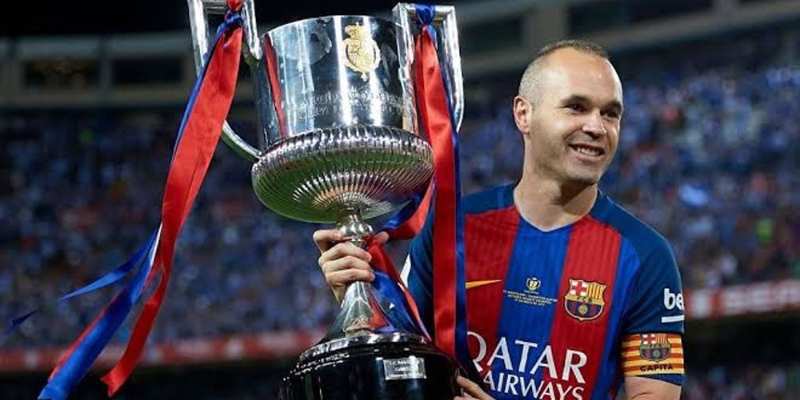 Andrés Iniesta sáng tạo ra kỹ thuật độc nhất vô nhị